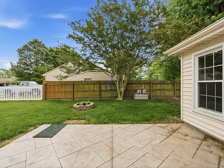 2252 Newstead Dr — Photo 34