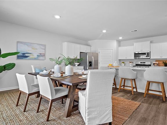 4th image of 1086 Bergamot Road