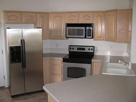 Kitchen - All stainless steel high-efficiency appliances inc