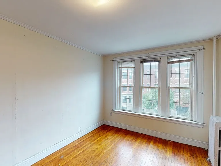 22 Glenville Ave #2 — Photo 3
