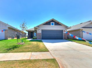 2816 NW 195th St, Edmond, OK 73012