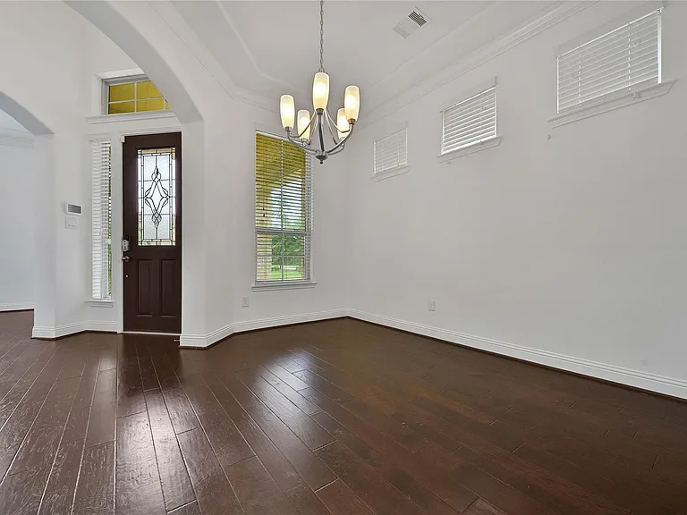 27 Waterfall Way — Photo 6