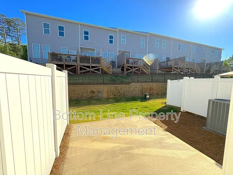 2735 Winn Mill Dr — Photo 20