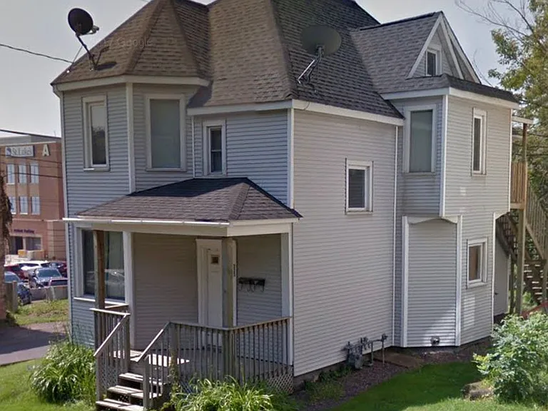 223 N 11th Ave E — Photo 7