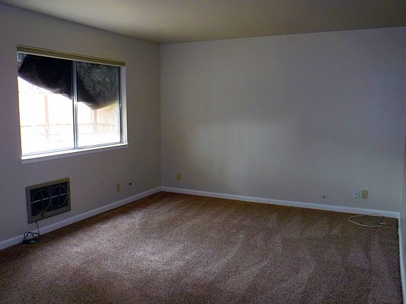 4th image of 472 Cappella Dr