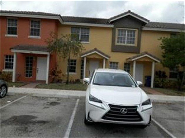 1st image of 4147 NW 67th Ter