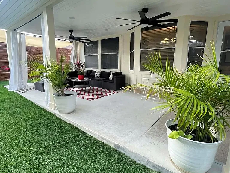 1401 Tetbury Ln — Photo 28