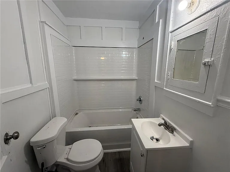 1321 Springhill Trce #B — Photo 9