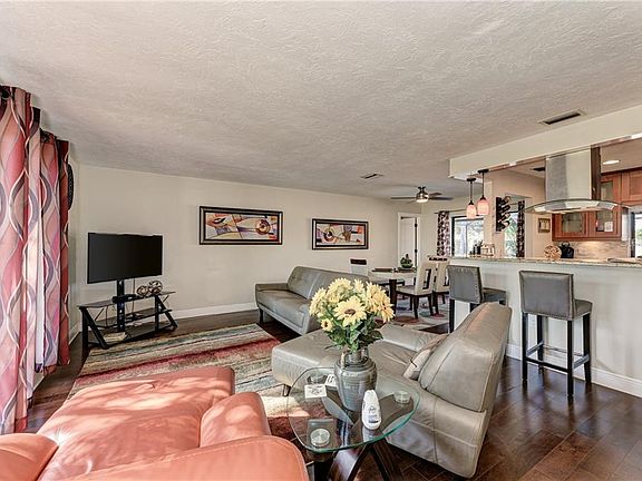 3rd image of 7504 22nd Ave W