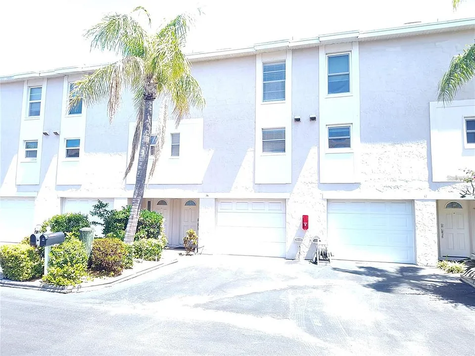 255 Capri Cir N #36