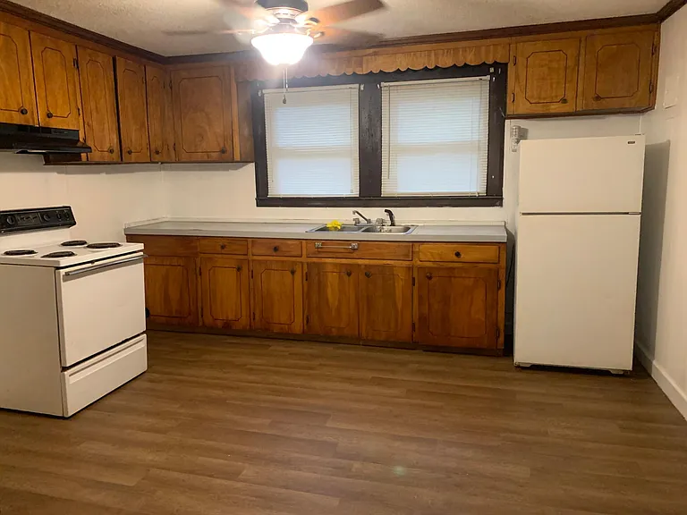 Large Eat in Kitchen