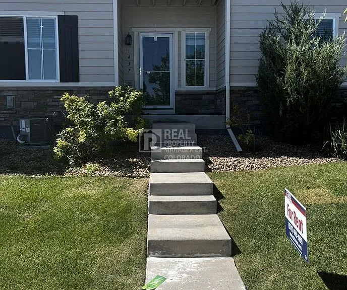 1437 Kansas Ave — Photo 1