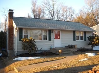 31 Charles St, Plantsville, CT 06479