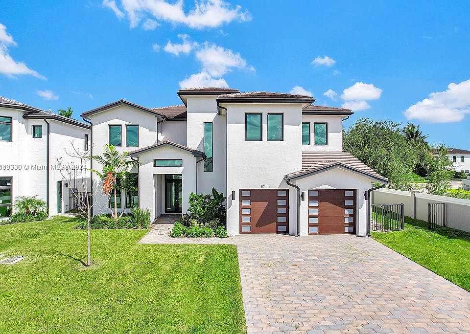1st image of 5744 Ashwood Cir