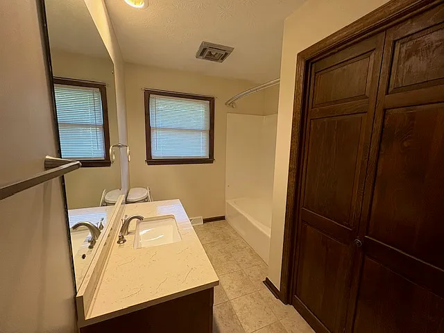 5809 Holston Dr — Photo 16
