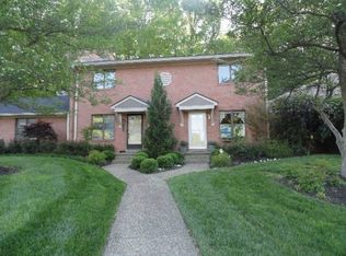 5521 Forest Lake Dr, Prospect, KY