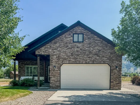 370 Cedar Springs Dr, Thayne, WY 83127