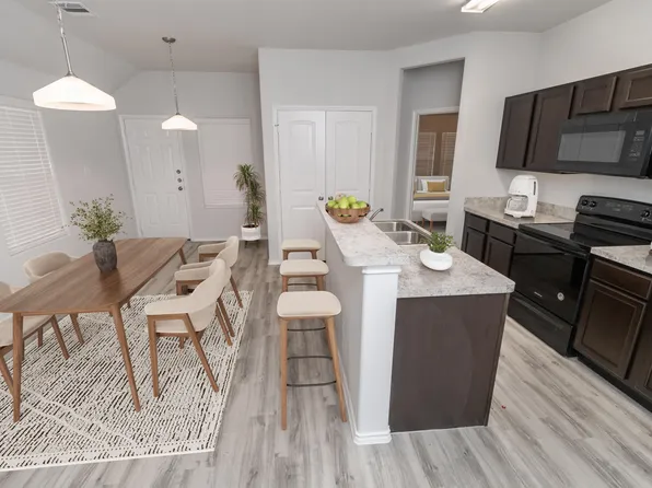 5718 Paseo Pl, Bryan, TX 77807