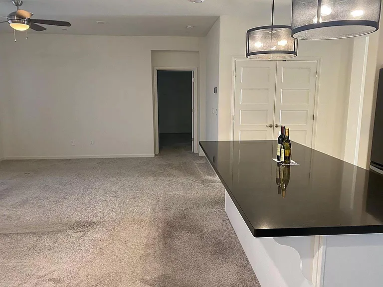 6882 E Braly Ave — Photo 2