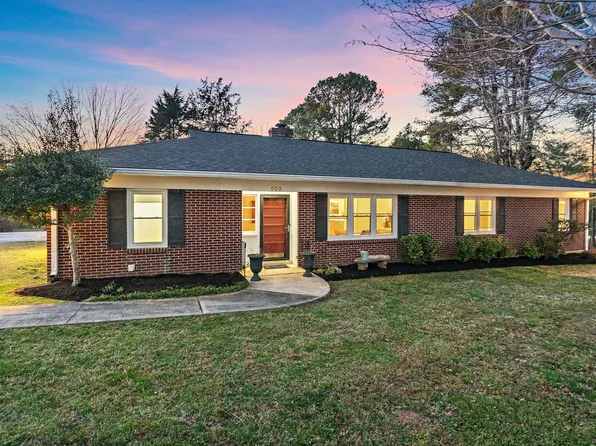 909 Camellia Dr, Columbia, TN 38401