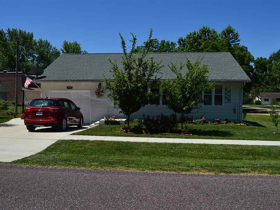 1st image of 602 S Elm St