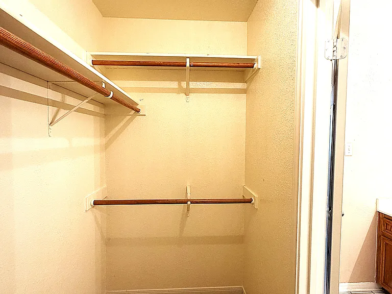 405 Gina Dr — Photo 20