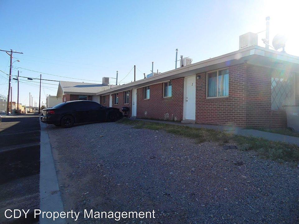 1st image of 3910 Lincoln Ave #3