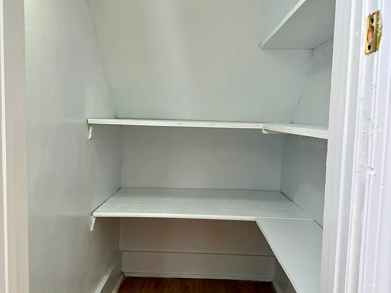 168 Alfred St #1 — Photo 4