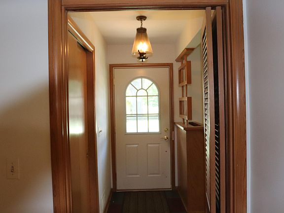 2nd image of 760 Carpenter Ave NW