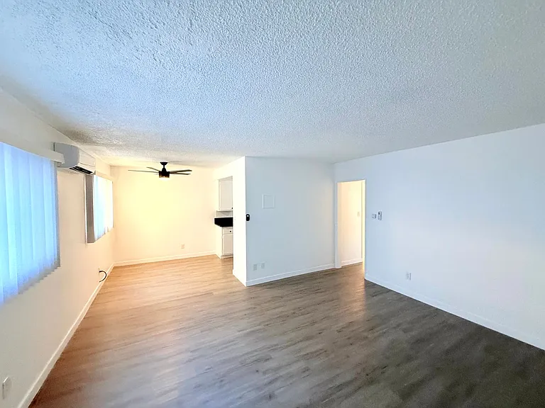 1426 South Point View St. — Photo 6