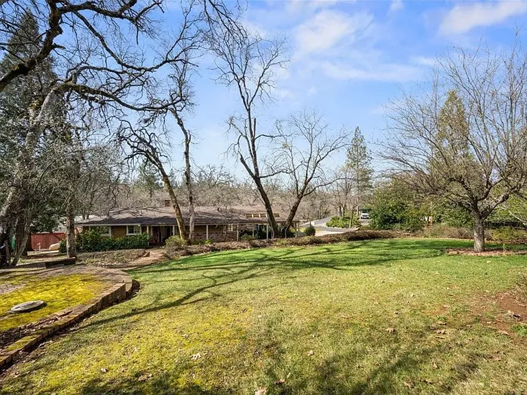 419 Greenwood Dr — Photo 4
