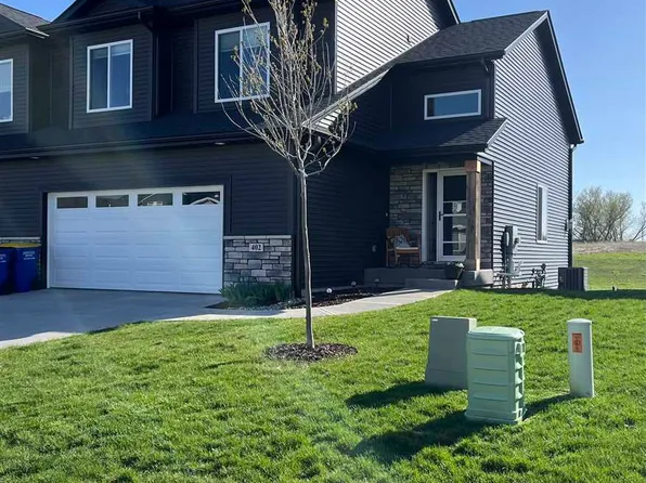 402 Dawson Dr, West Branch, IA 52358