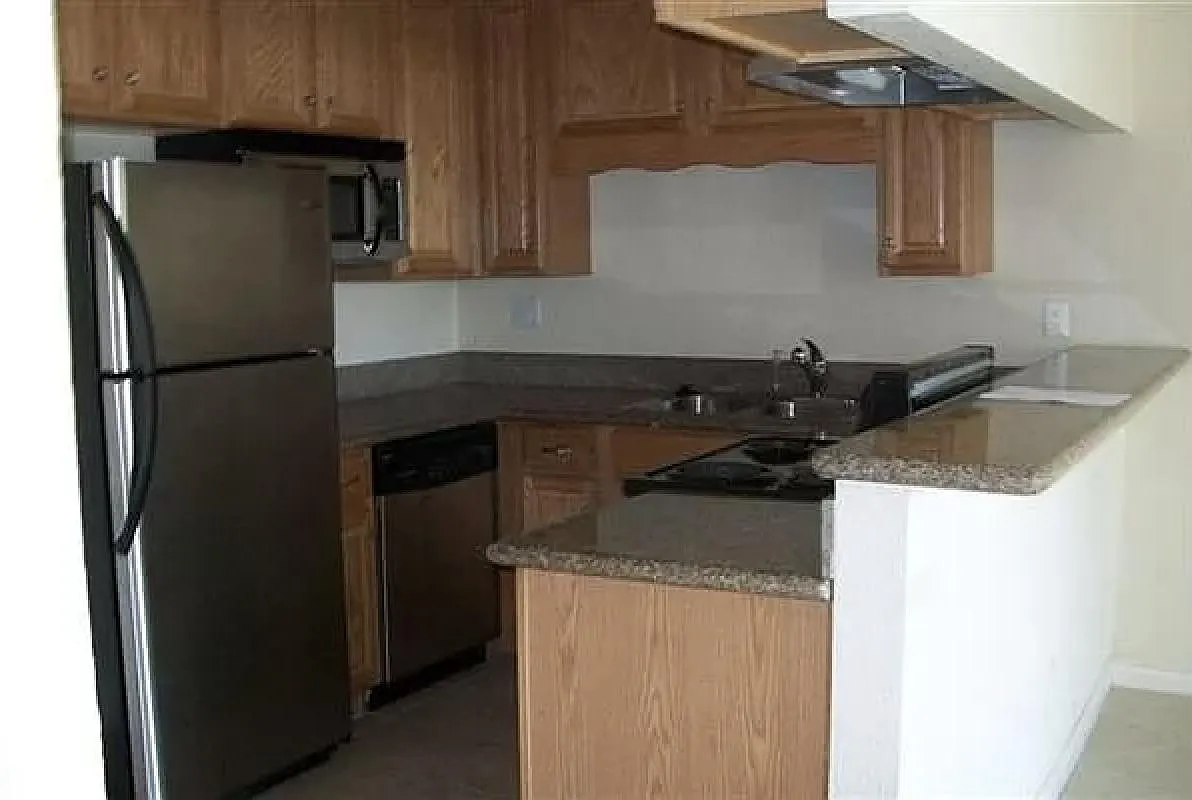 Building Photo - 1757 Bayview Heights Dr #49