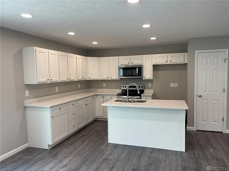 512 Cherry Ln — Photo 4