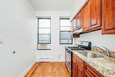 Rented by Laterra Real Estate