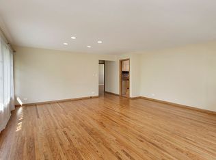 916 N Greenwood Ave, Park Ridge, IL 60068
