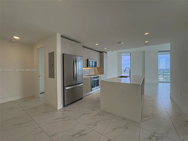 2000 Metropica Way #2009 — Photo 18