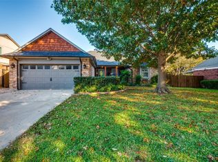 4211 Oldfield Dr, Arlington, TX 76016