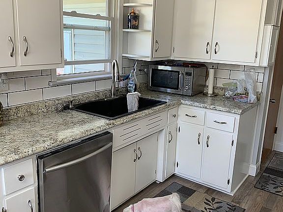 4th image of 1132 Lindsay Ave