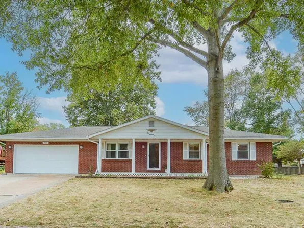 309 Sunset Dr, Smithton, IL 62285