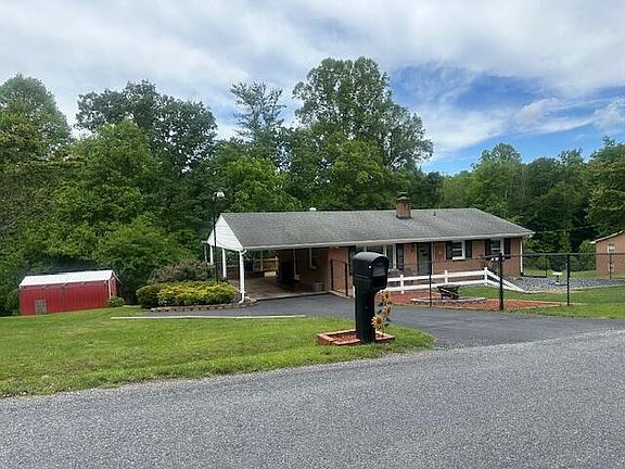 3rd image of 586 Graceland Dr