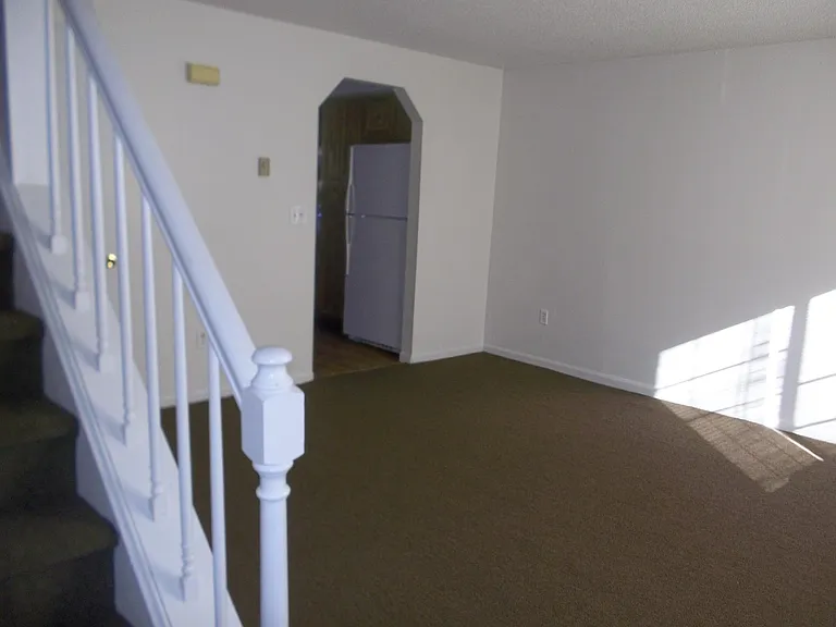 100 Mark Ln #F9 — Photo 3