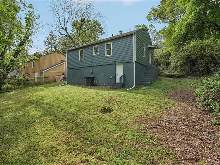 172 Meador Way SE — Photo 32