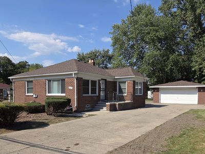 19649 Huntington Ave, Harper Woods, MI, 48225
