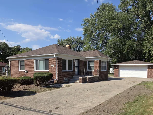 19649 Huntington Ave, Harper Woods, MI 48225