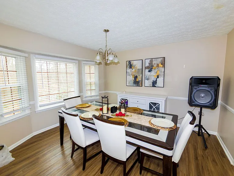 917 Chartley Dr SW — Photo 10