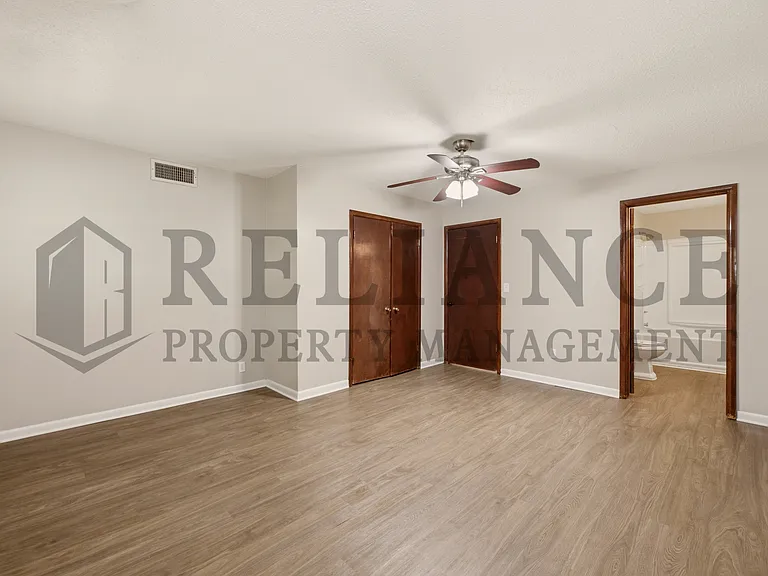 2917 S Walnut St — Photo 35