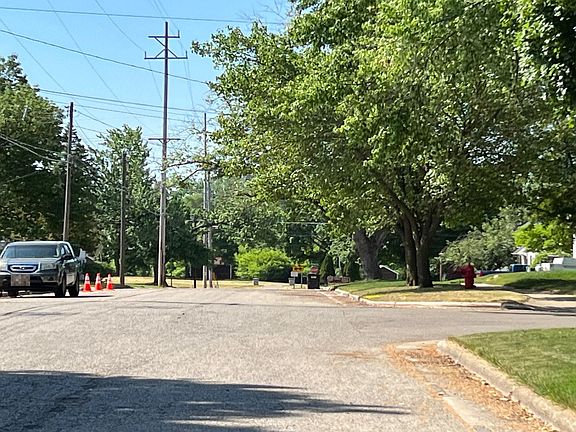 4th image of 3278 Barrett Ave SW