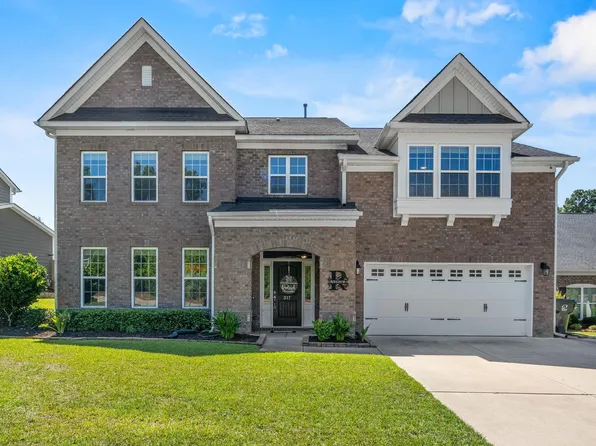 317 Sterling Brook Dr, Lexington, SC 29072