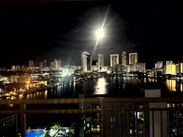 437 Golden Isles Drive #15G, Hallandale Beach, FL 33009